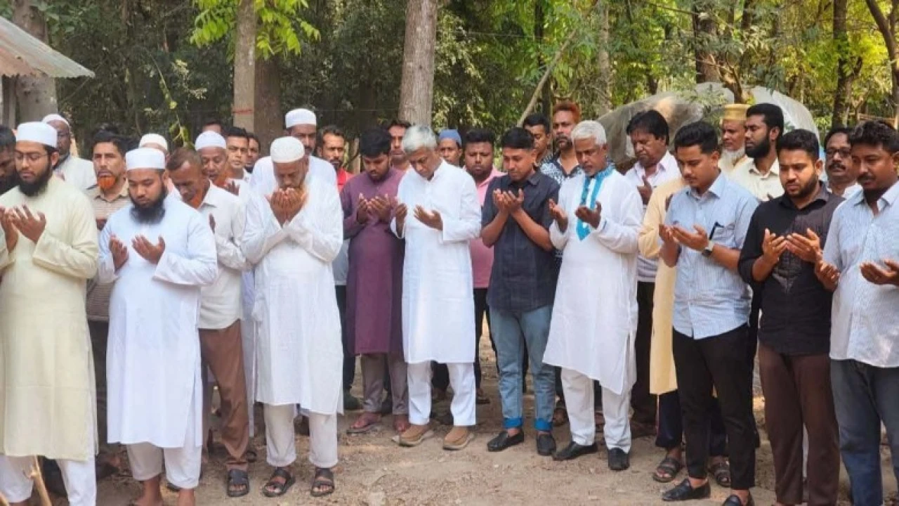 নাতনিকে দেখার স্বপ্ন কেড়ে নিল ঘাতক ড্রাম ট্রাক: শোকসন্তপ্ত পরিবারে বিদ্যুৎ প্রতিমন্ত্রীর সান্ত্বনা