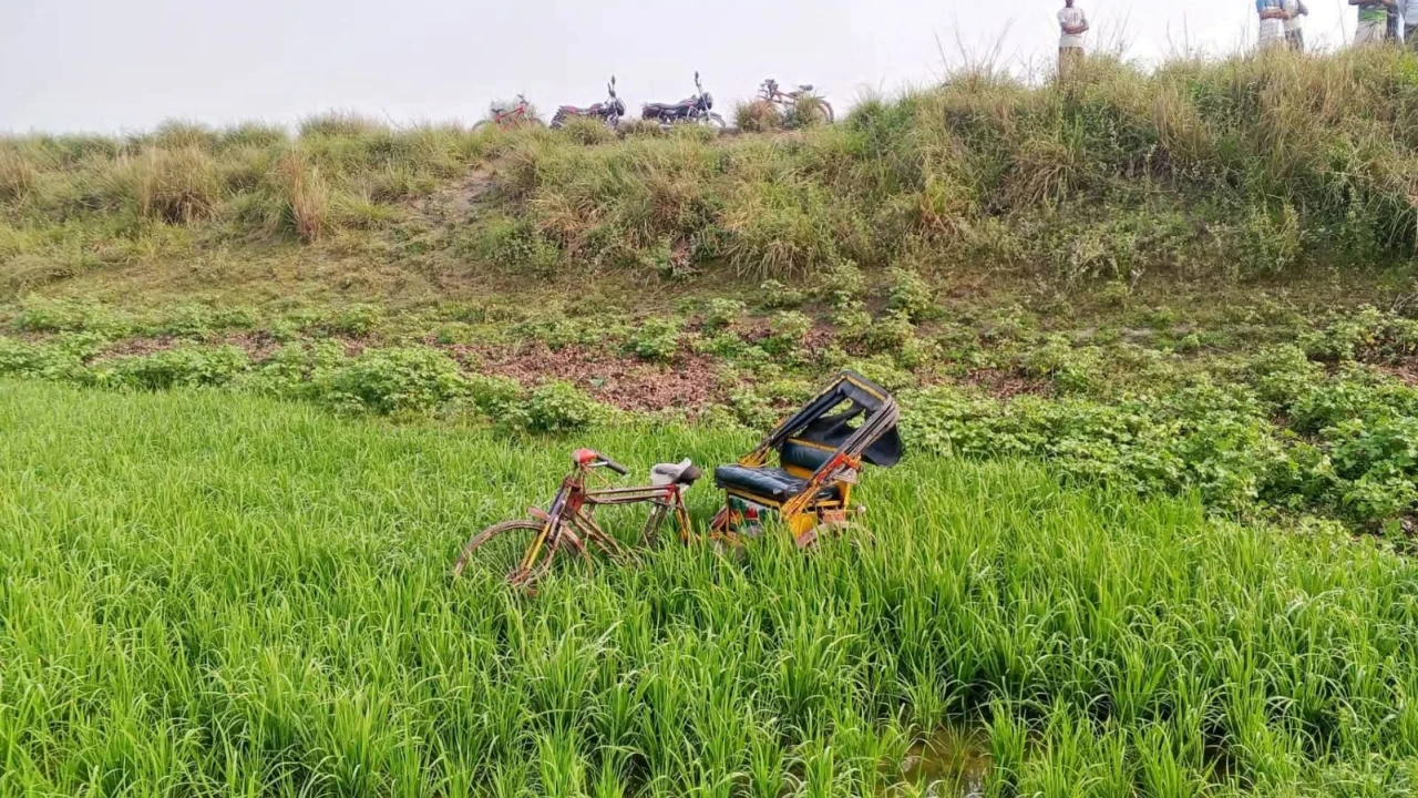 সন্ধ্যায় বাড়ি থেকে ভ্যান নিয়ে বের হন ফজলু; সকালে মিলল গলাকাটা মরদেহ