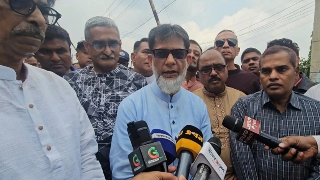 কুমিল্লায় ট্রেন-বাস সংঘর্ষে নিহতের পরিবারকে লাখ টাকা সহায়তা ও দায়ীদের চরম হুঁশিয়ারি
