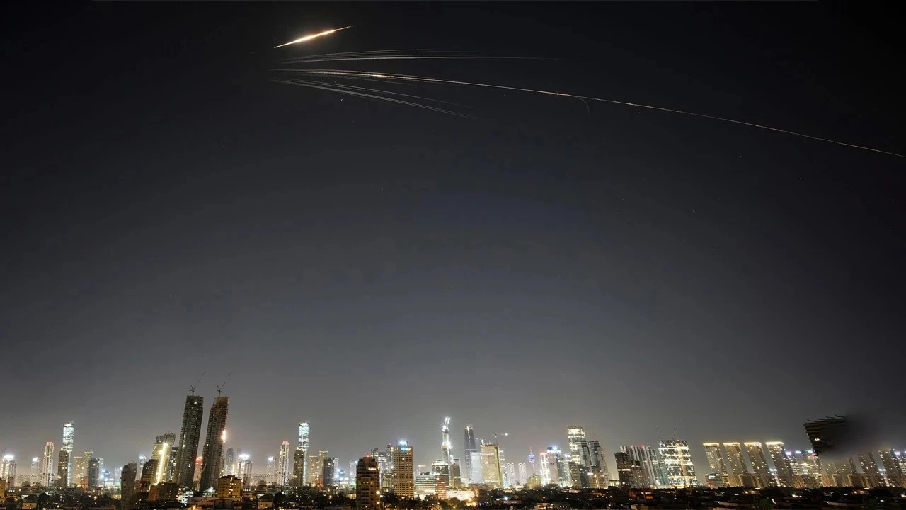 বিদ্যুৎকেন্দ্রে হামলা হলে পুরো অঞ্চলের জ্বালানি খাতে পাল্টা আঘাতের সতর্কতা ইরানের