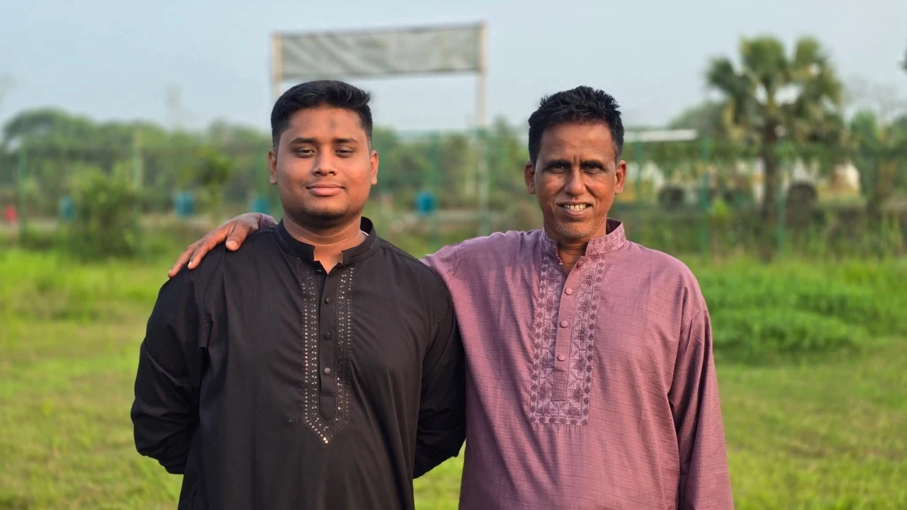 মনির মেম্বার সম্পর্কে হাসনাত আবদুল্লাহ