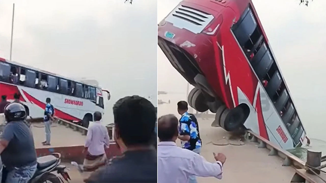 পদ্মায় ডুবে যাওয়া বাস উদ্ধার, এখন পর্যন্ত পাওয়া গেছে ১১ জনের মরদেহ