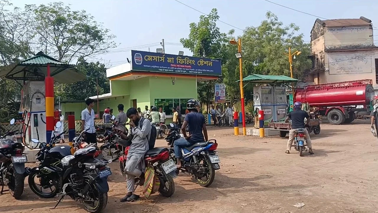 মাগুরায় সব পাম্প বন্ধ, ভোগান্তি চরমে