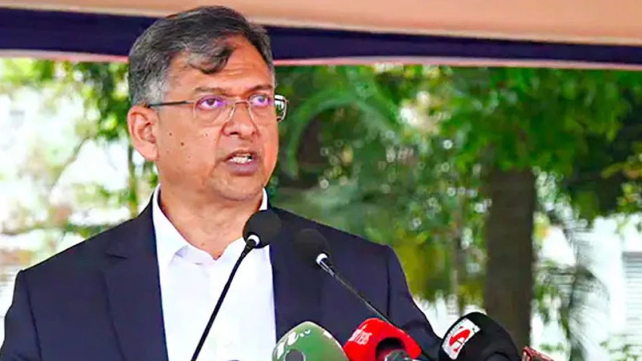 পুলিশ কোনো বিশেষ দল বা গোষ্ঠীর লাঠিয়াল বাহিনী নয় বরং জনগণের বন্ধু: স্বরাষ্ট্রমন্ত্রী