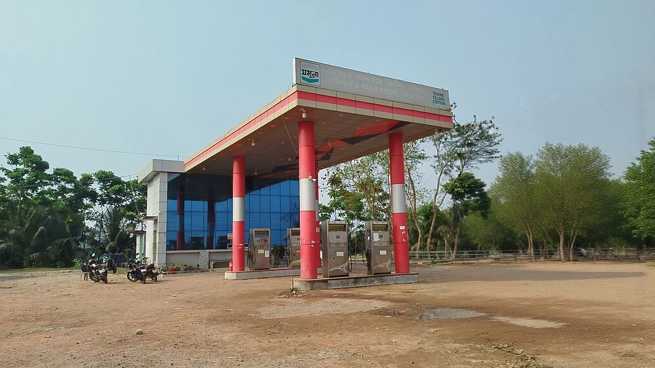 তেল না পেয়ে পাম্প ম্যানেজারকে ট্রাকচাপা দিয়ে হত্যা