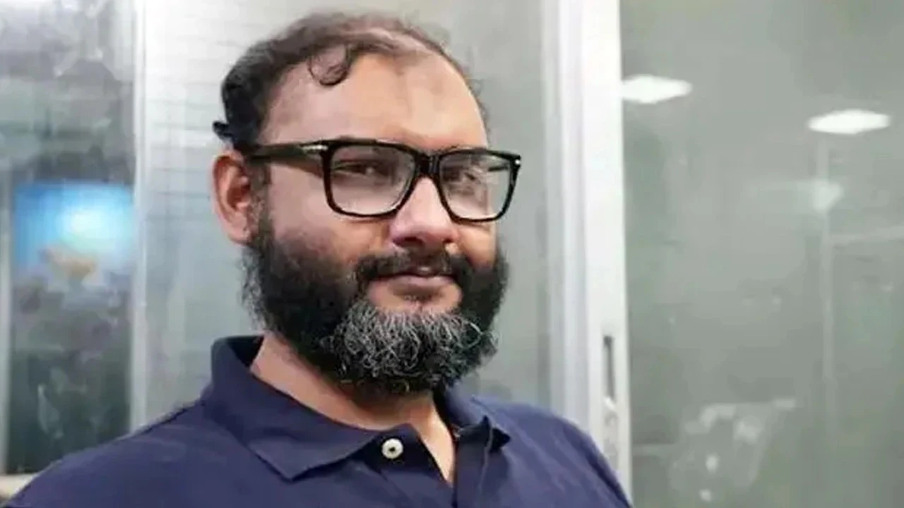 সংসদে অজুর পানি না পেয়ে ক্ষোভ ব্যারিস্টার আরমানের