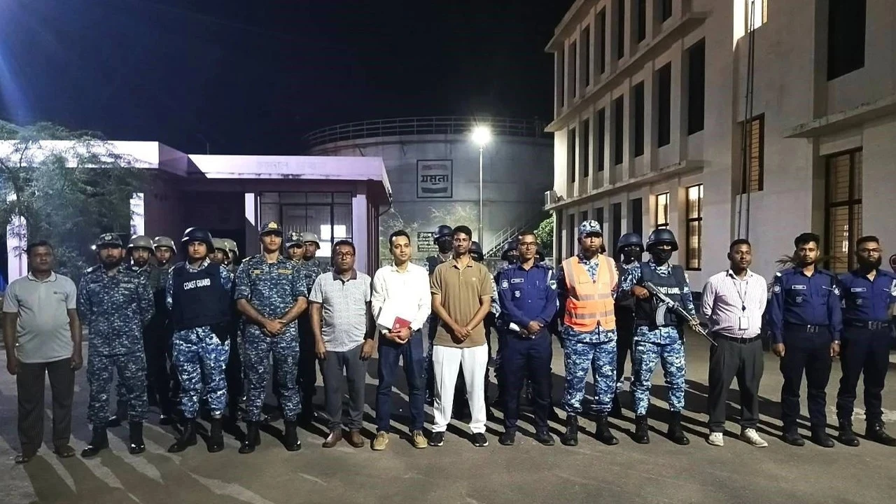 মোংলা ডিপোতে ১২,৬১৩ লিটার তেলের গরমিল, ম্যানেজার বরখাস্ত