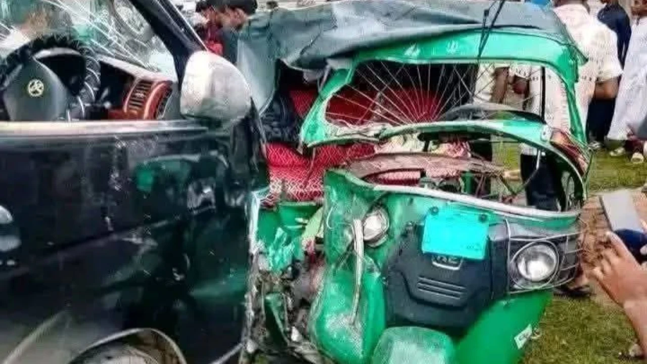 মৌলভীবাজারে মাইক্রোবাস ও সিএনজি মুখোমুখি সংঘর্ষে নিহত-৩