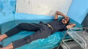 খুলনায় রেলক্রসিং এলাকায় সপরিবারে হামলার শিকার ৪: গুলিবিদ্ধ ৩