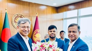 স্বরাষ্ট্রমন্ত্রীর সঙ্গে সৌজন্য সাক্ষাৎ: কক্সবাজারের পর্যটন উন্নয়নে আশাবাদ ব্যক্ত