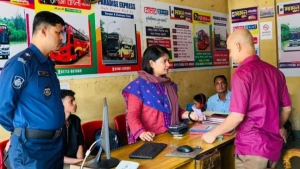 মৌলভীবাজারে ভ্রাম্যমাণ আদালত অতিরিক্ত ভাড়া আদায়ে জরিমানা