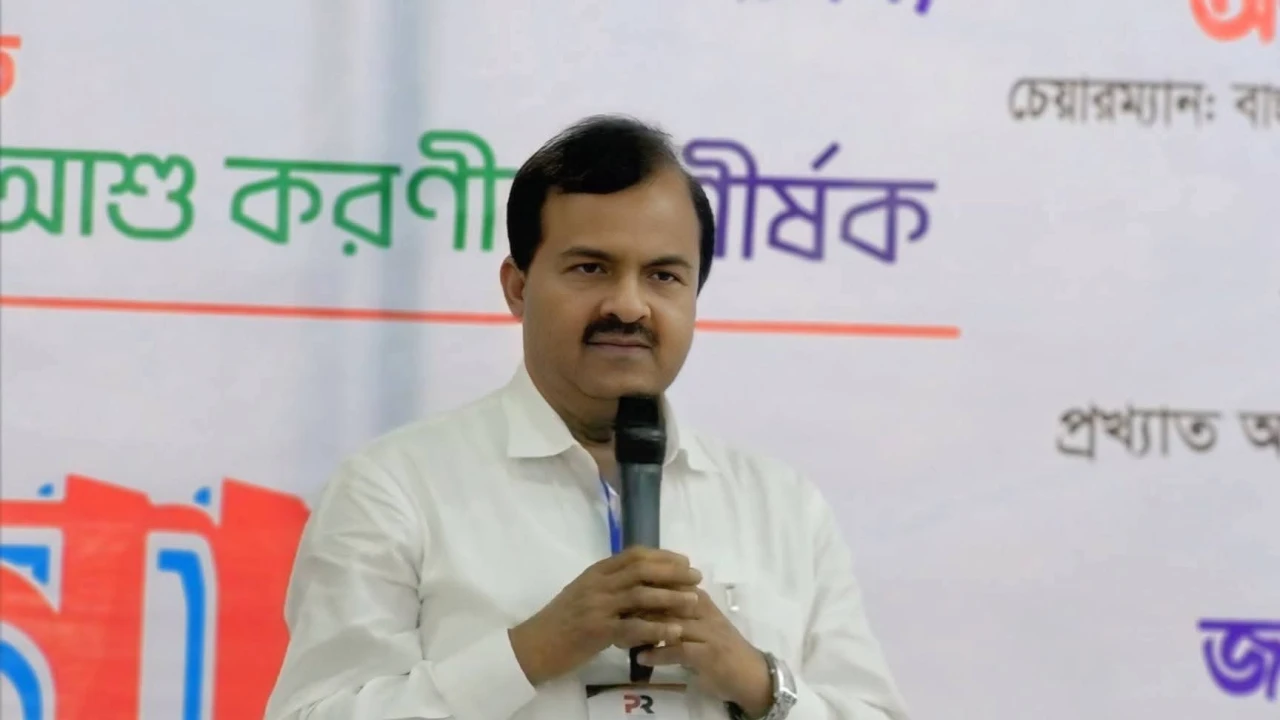 প্রধানমন্ত্রীর বিশেষ সহকারী হচ্ছেন হালুয়াঘাটের কৃতি সন্তান বিজন কান্তি সরকার