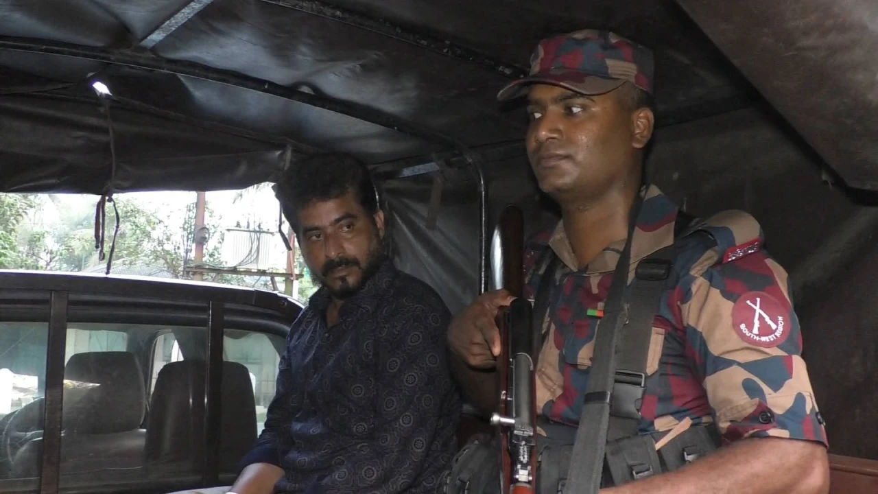 ৬ কোটি টাকার ডায়মন্ডসহ যশোরে ভারতীয় নাগরিক আটক