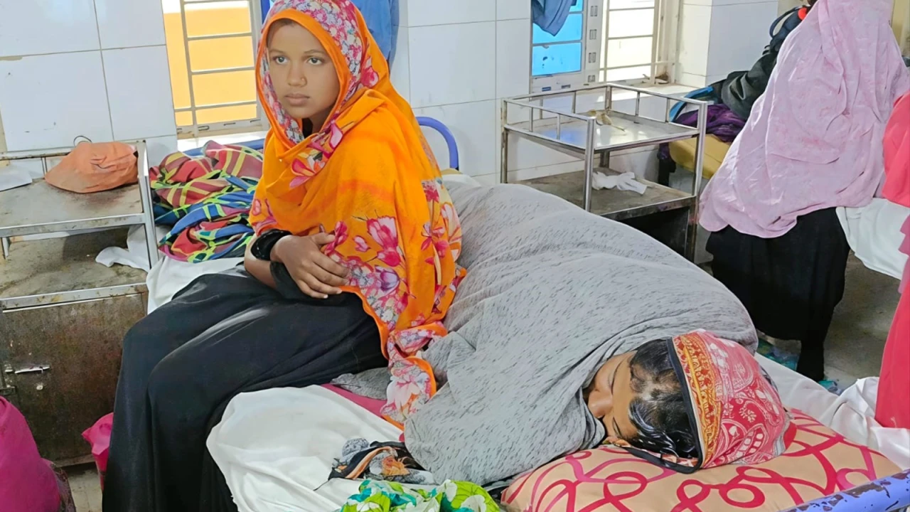 স্বামী-স্ত্রীকে মারপিট করে বেঁধে রেখে ৩টি ট্রান্সফর্মার লুট