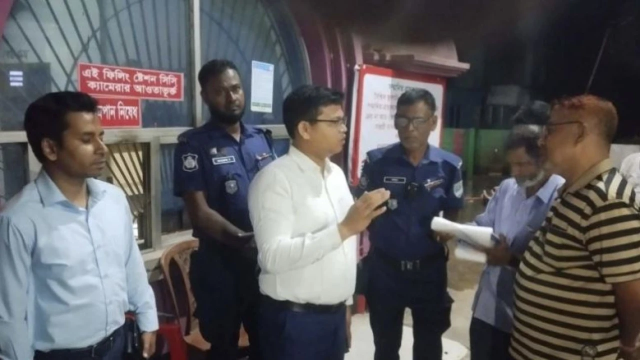 জনতার হাতে আটক ডিজেল পাচার, বাঘারপাড়ায় ফিলিং স্টেশনকে জরিমানা