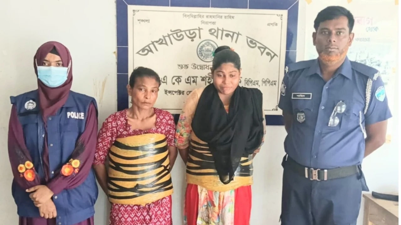 আখাউড়া পুলিশের বিশেষ অভিযানে গাঁজাসহ দুই নারী মাদক কারবারি গ্রেফতার