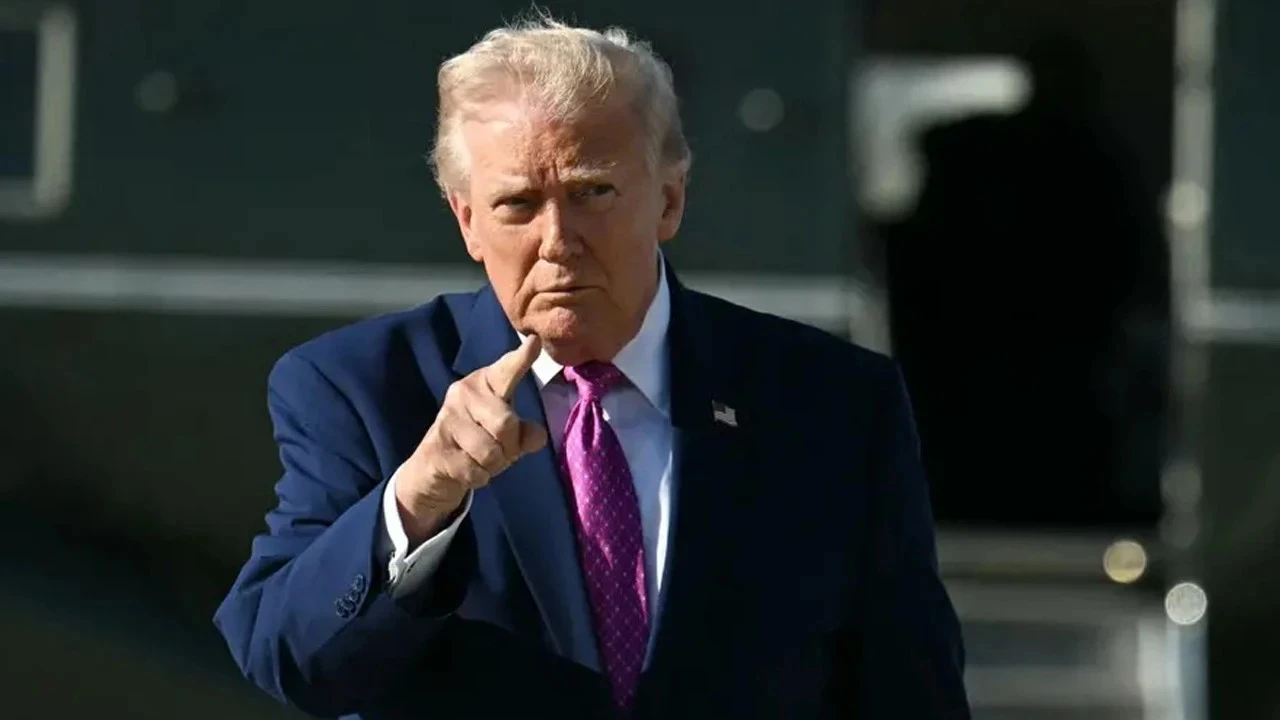 হরমুজ প্রণালি ‘অবরোধের’ ঘোষণা ট্রাম্পের