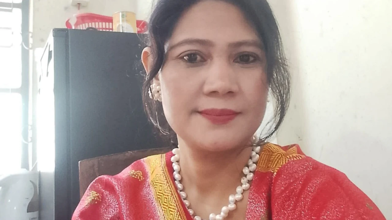 সংরক্ষিত নারী সংসদ সদস্য আলোচানার    সমতল এলাকার ক্ষুদ্র জাতিগোষ্ঠী নেত্রী শুভ্রা পাত্রা