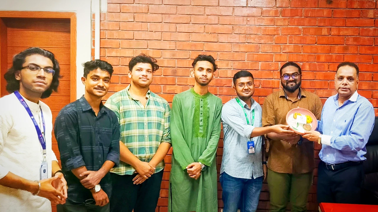 আলোর পথে নতুন যাত্রা উপাচার্যের সঙ্গে NUB Film and Photography Club-এর বৈশাখী সৌজন্য সাক্ষাৎ