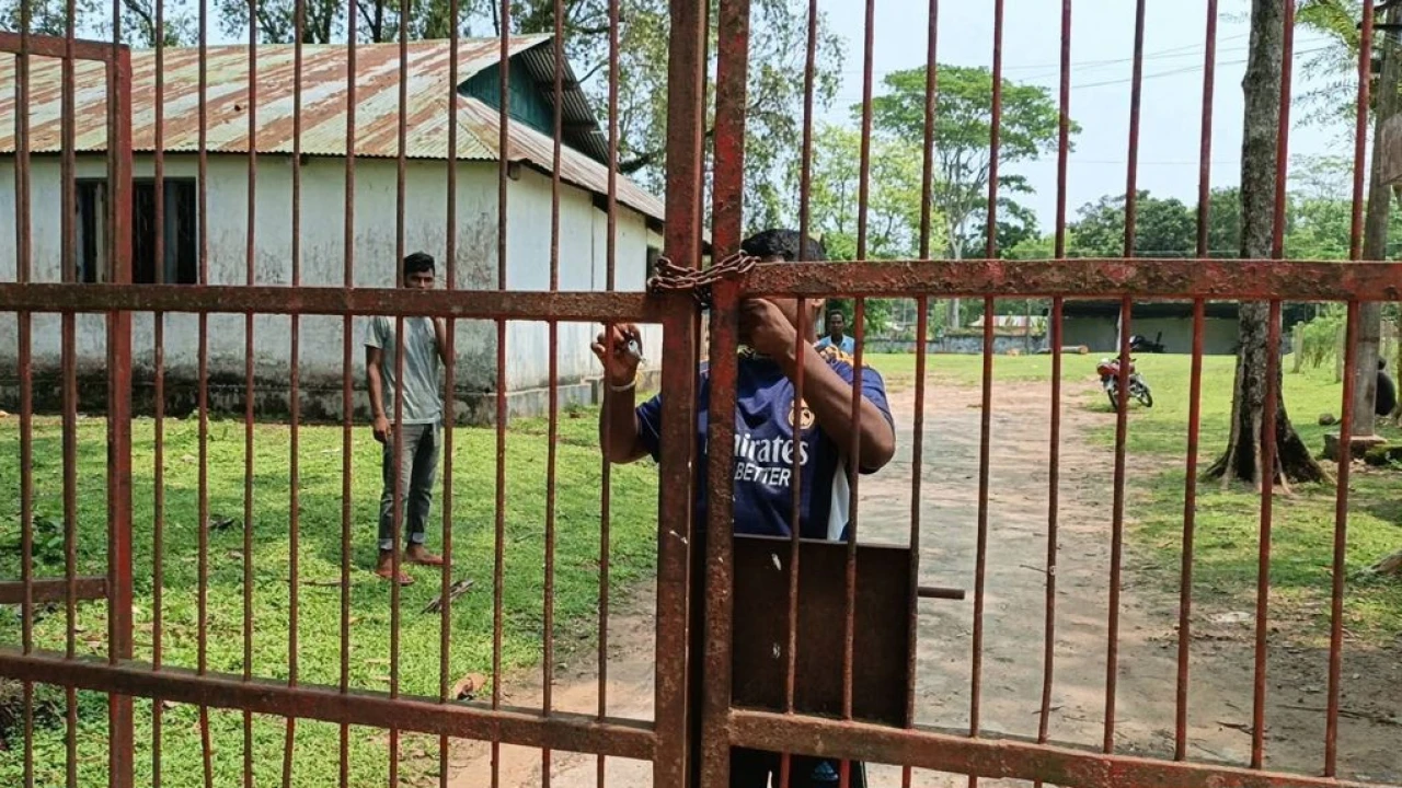 মজুরি ও রেশন বন্ধে মানবেতর জীবন-যাপন চা-শ্রমিকদের