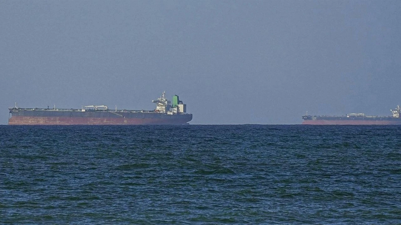 বাংলাদেশি জাহাজের নিরাপদ চলাচলের আশ্বাস ইরানের