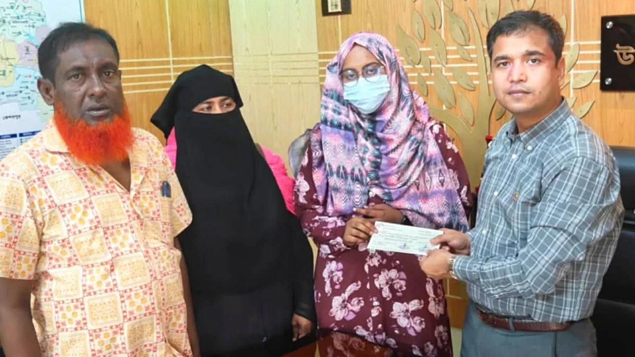 মানবিকতার উজ্জ্বল প্রতীক ইউএনও সম্রাট হোসেন: ক্যানসারযোদ্ধা মেধাবী মিলির পাশে দাঁড়িয়ে দৃষ্টান্ত স্থাপন