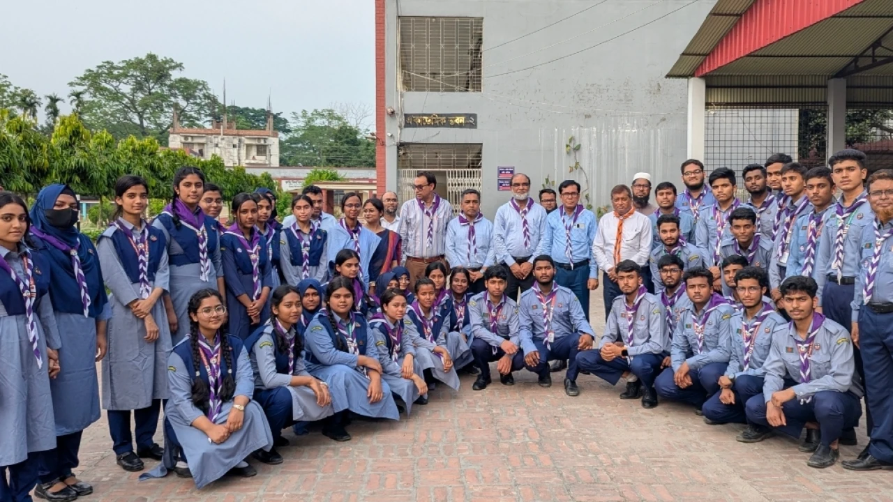 বাকৃবির কেবি কলেজে দীক্ষা পেলেন ৫০ রোভার