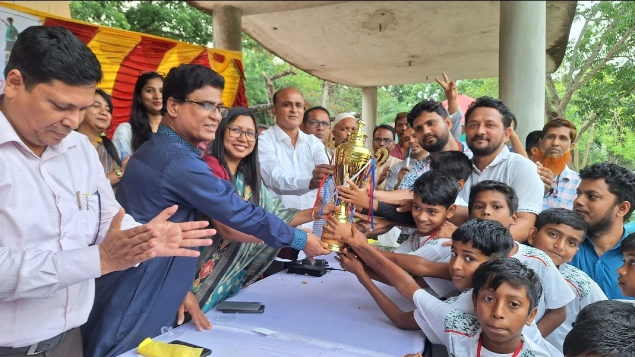 বাসাইলে প্রাথমিক বিদ্যালয় গোল্ডকাপ ফুটবল টুর্নামেন্টের ফাইনাল খেলা অনুষ্ঠিত