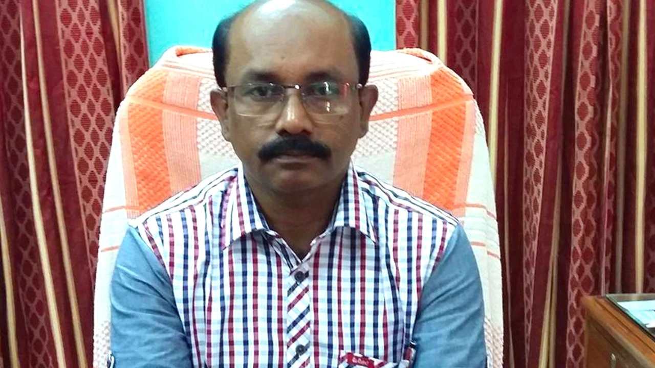 দুদকের ৬ মামলায় কারাগারে পাবনা মানসিক হাসপাতালের সাবেক পরিচালক ডা. তন্ময়