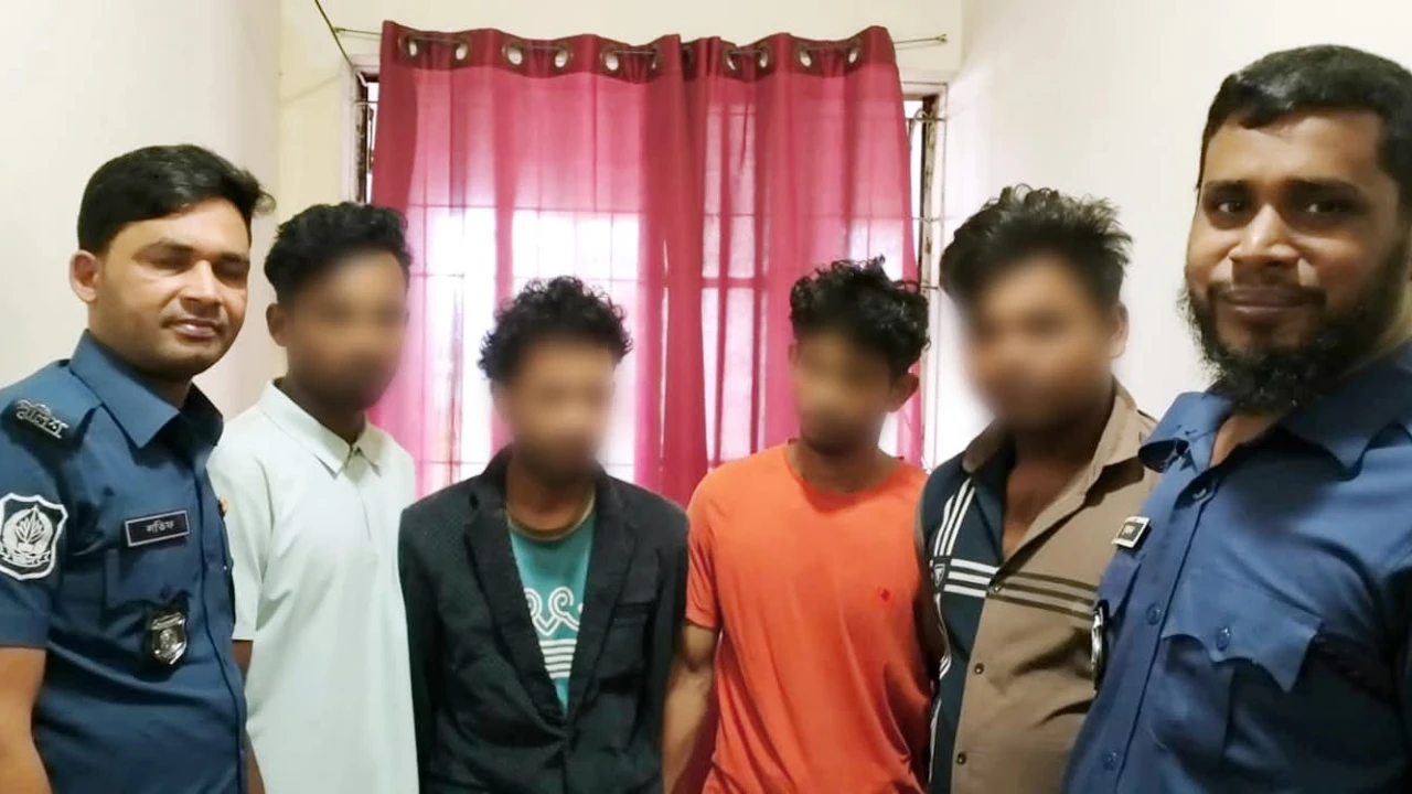কোতয়ালী থানার বিশেষ অভিযানে মাদকসেবী ০৪ জন আসামী গ্রেফতার।