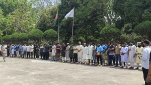 গণভোট বাতিলের প্রতিবাদে ও সংবিধান সংস্কার পরিষদ গঠনের দাবিতে ইবিতে মানববন্ধন