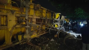 তেলবাহী ট্রেন লাইনচ্যুত, সিলেটের সঙ্গে সারা দেশের রেল যোগাযোগ বন্ধ