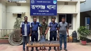 রূপগঞ্জে ১০০ বোতল স্কাব সিরাপসহ মাদককারবারি গ্রেপ্তার