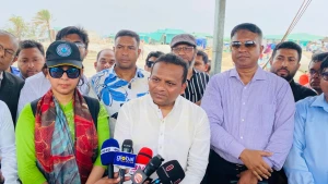 হাতিয়ার নৌ-যান ও ফেরি সংকট নিরসনে উদ্যোগ, ঈদের আগেই নতুন ফেরির আশ্বাস