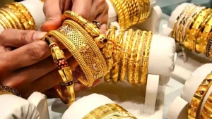 স্বর্ণের ভরি আড়াই লাখ টাকা ছাড়াল
