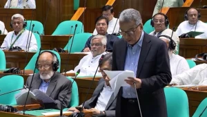 মেগা প্রকল্পের কারণে সুফল পায়নি জনগণ: সংসদে অর্থমন্ত্রী আমীর খসরু মাহমুদ চৌধুরী