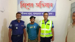 আলীকদমে বিশেষ অভিযানে সিআর ওয়ারেন্টভুক্ত আসামী গ্রেফতার