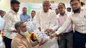 নবাবগঞ্জে বিনামূল্যে বীজ, রাসায়নিক সার ও গবাদিপশু বিতরণ কর্মসূচি