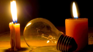 তীব্র লোডশেডিংয়ে দিশেহারা সারা দেশের পরীক্ষার্থীরা