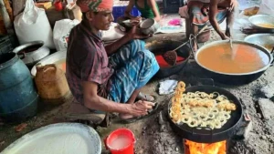 উল্লাপাড়ায় ঐতিহ্যের  আঙ্গারু মেলা লেগেছে আজ প্রথম শনিবার