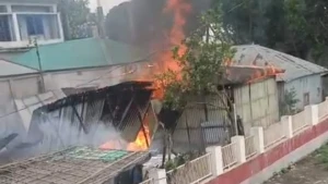 উল্লাপাড়ার গোলকপুরে আগুনে পুড়ে ক্ষয় ক্ষতি