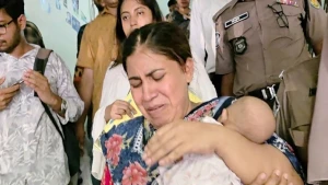 দেড় মাসের সন্তান কোলে নিয়ে কারাগারে যুব মহিলা লীগ নেত্রী শিল্পী