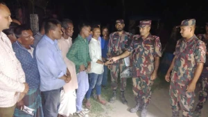 বিজিবির তৎপরতায় ৮ ঘণ্টা পর বিএসএফের হাত থেকে ফিরল দুই শিক্ষার্থী