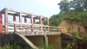 দুইটি স্লুইস গেট যেন কৃষকদের গলার কাটা