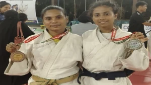 জুডোতে যশোরের বাজিমাত: রূপা ও ব্রোঞ্জ জিতে ইলা-রিনার বাজিমাত