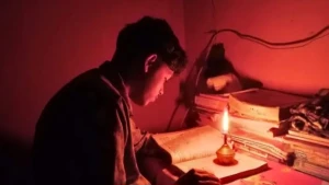 চারদিন বিদ্যুৎ বিহীন;পরিক্ষা দিচ্ছে অন্ধকারে