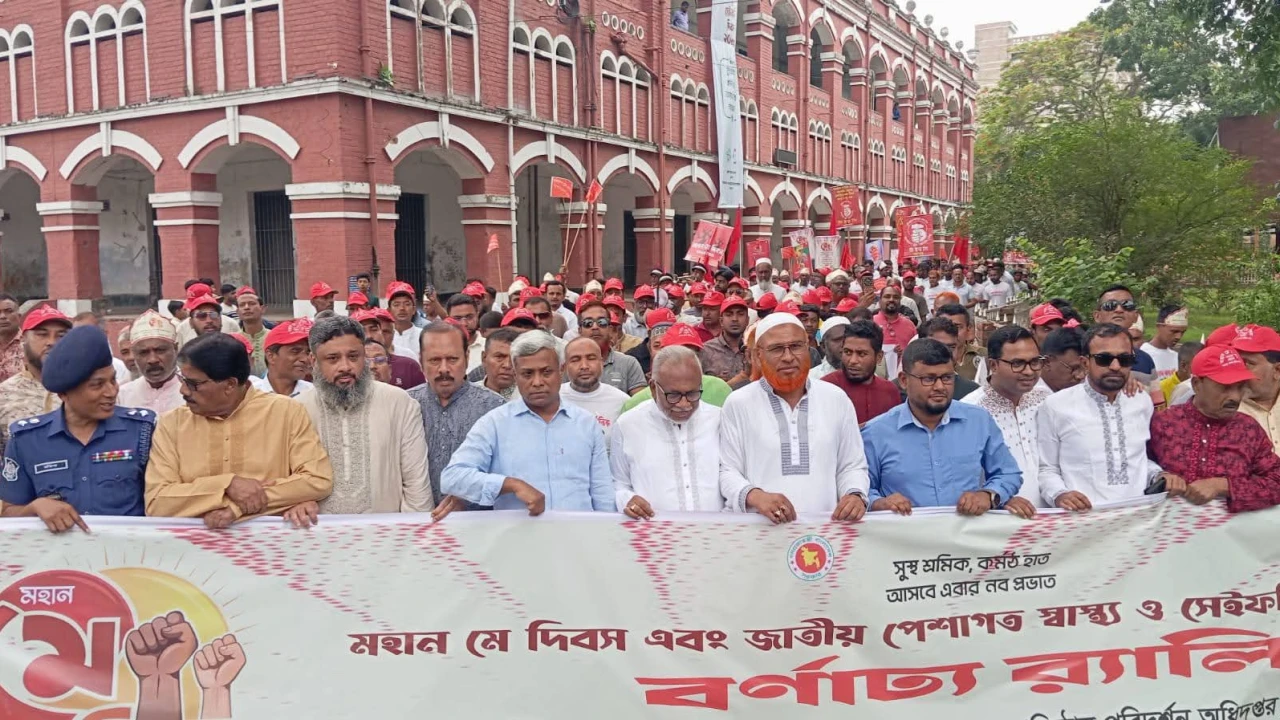 বন্ধ কলকারখানা চালু ও শ্রমিকের ন্যায্য অধিকার নিশ্চিতে বদ্ধপরিকর সরকার