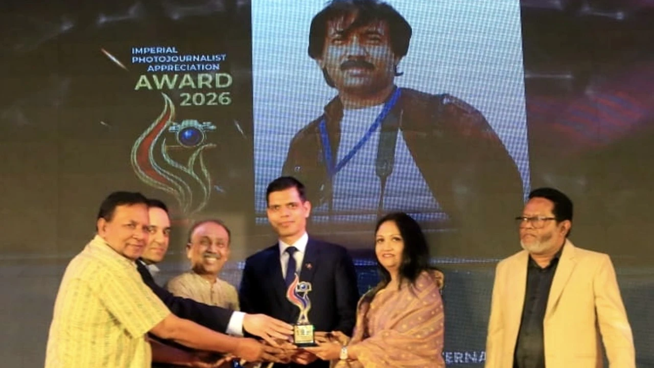 ফটোসাংবাদিকতায় অসামান্য অবদানের আবারও স্বীকৃতি পেলেন এস এম নাসির