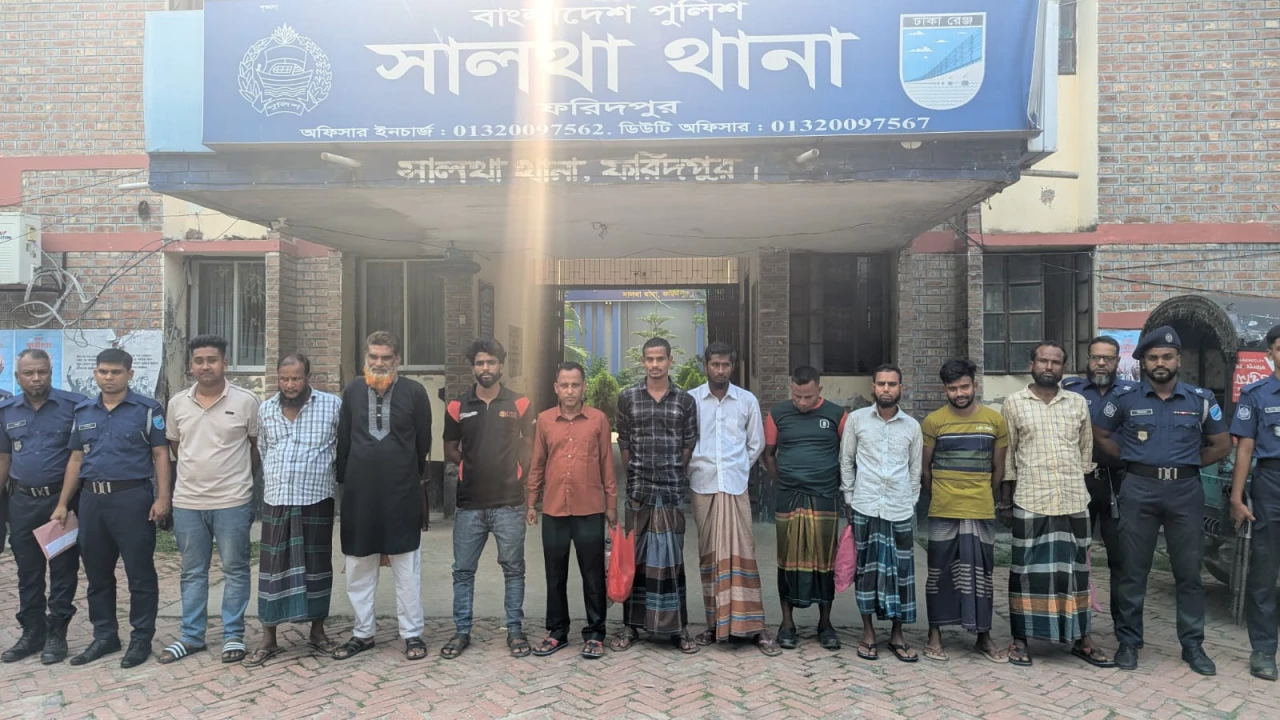 সালথায় দাঙ্গা-সংঘর্ষের ঘটনায় পুলিশের অভিযানে গ্রেপ্তার ১০