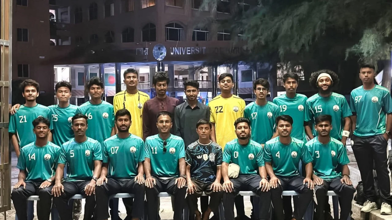 দপ্তরে তালার প্রভাব: আন্তঃবিশ্ববিদ্যালয় ফুটবল টুর্নামেন্ট থেকে বহিষ্কার ববি দল, জয়ী ঘোষণা ঢাবিকে